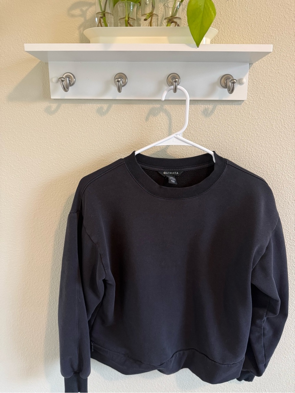 Athleta Women’s Black Crewneck Pullover Sweatshirt